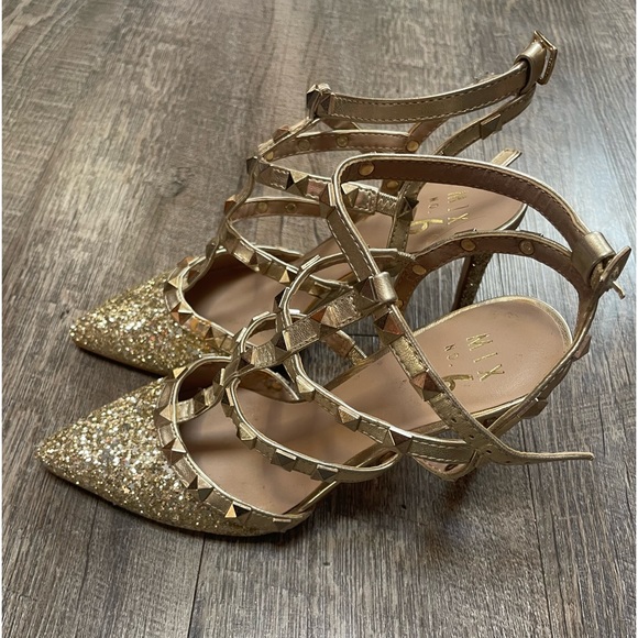 DSW Gold heels - Picture 3 of 3